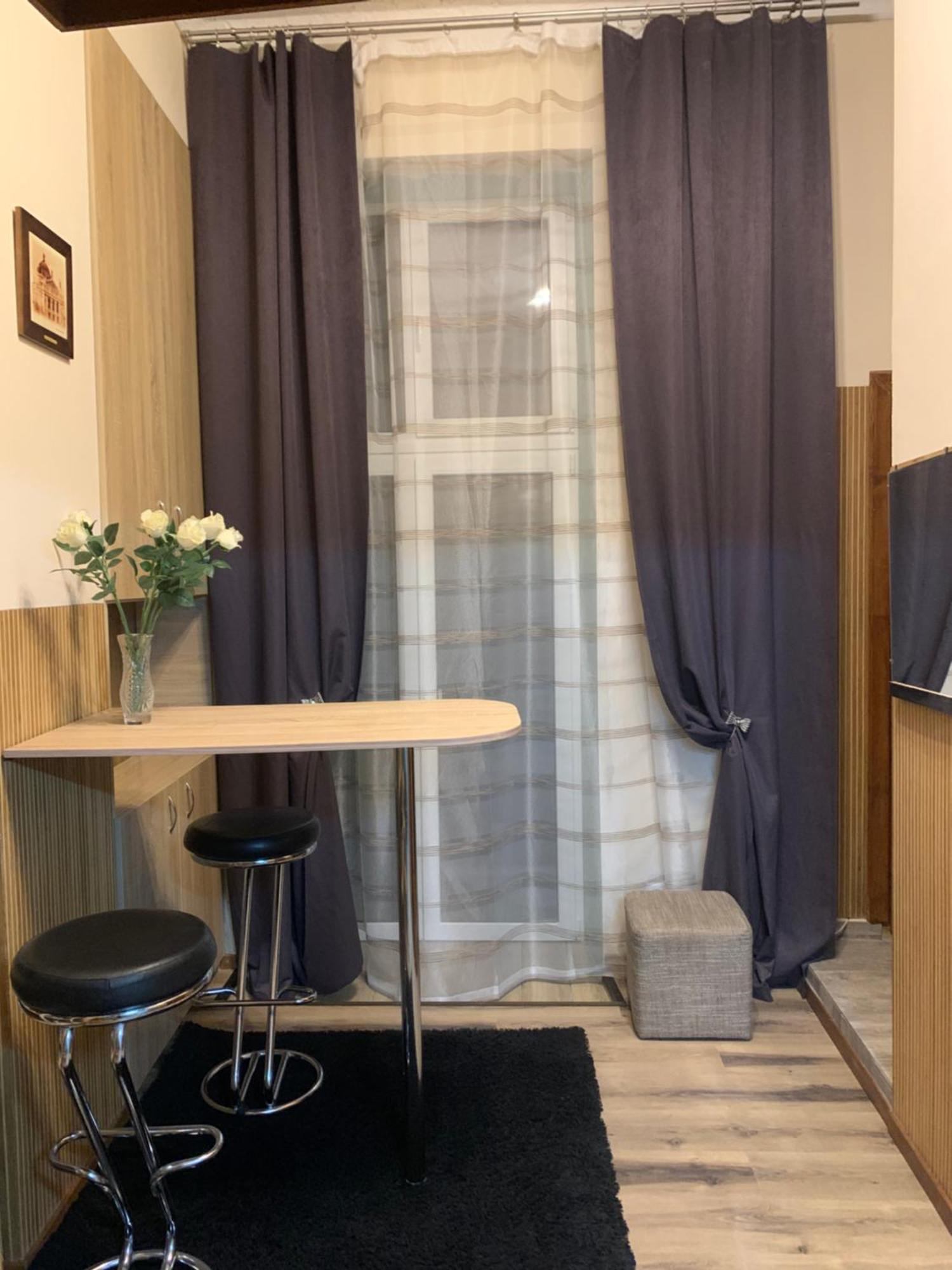 Apartment On Pekarska Street Leopoli Esterno foto
